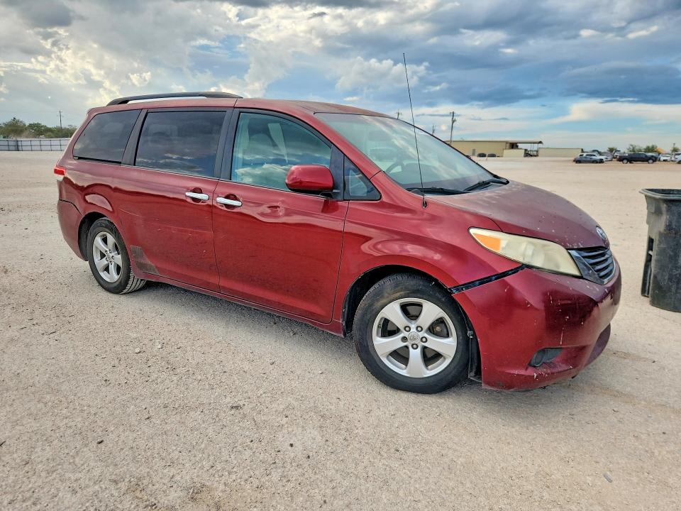 Photo 4 from auction – 2011 TOYOTA SIENNA with VIN 5TDKK3DC7BS120533