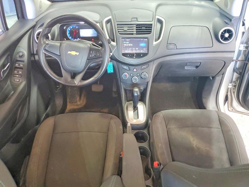 Photo 8 from auction – 2016 CHEVROLET TRAX with VIN KL7CJNSB9GB621772