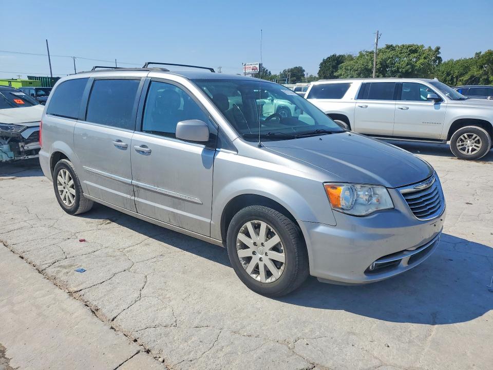 Photo 4 from auction – 2016 CHRYSLER TOWN & COUNTRY with VIN 2C4RC1BG1GR296404