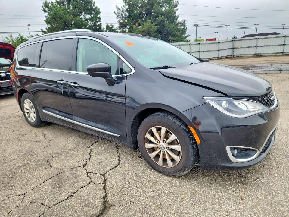 Zdjęcie 4 z aukcji – 2019 CHRYSLER PACIFICA z VIN 2C4RC1BG3KR651498