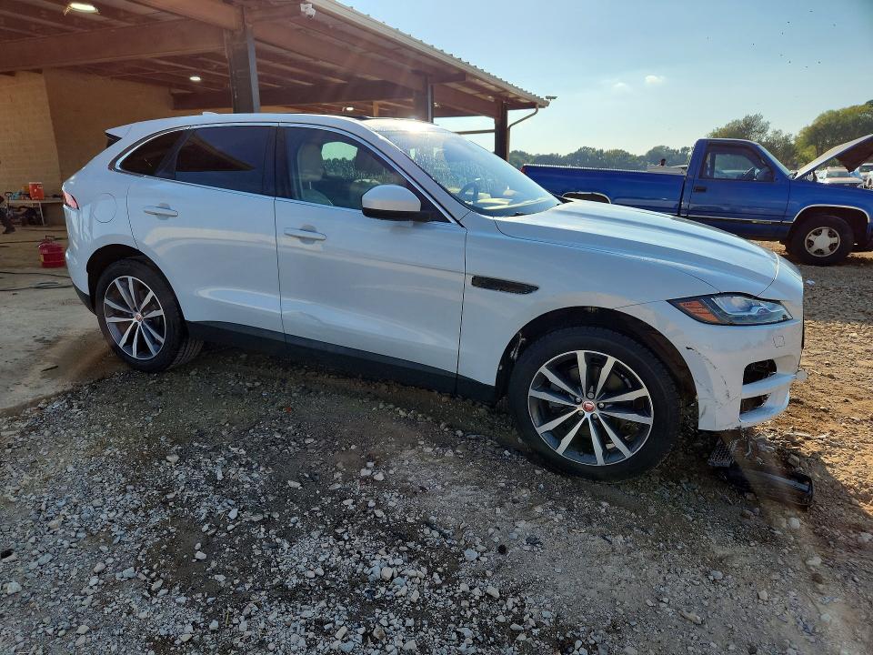 Photo 4 from auction – 2017 JAGUAR F-PACE with VIN SADCK2BV7HA886176