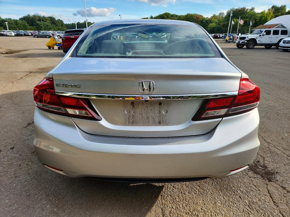 Foto 6 de la subasta – 2015 HONDA CIVIC con VIN 19XFB2F82FE255066