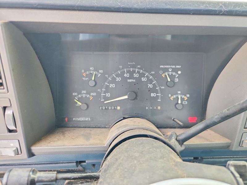 Фото 9 с аукциона – 1994 CHEVROLET GMT-400 с VIN 2GCEC19K0R1151560