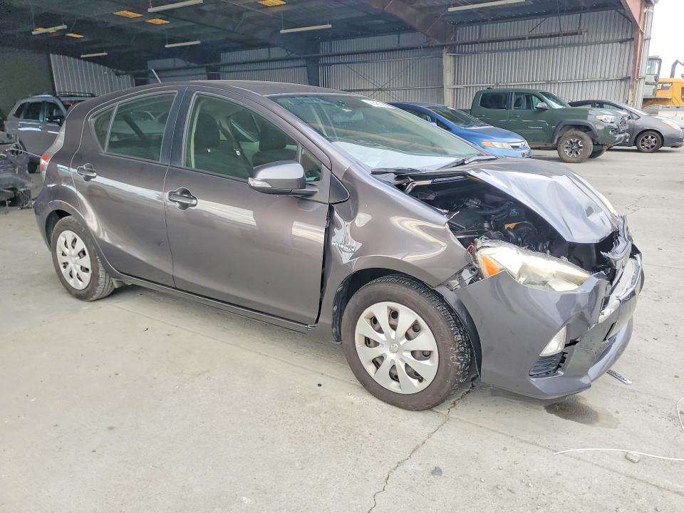 Photo 4 from auction – 2012 TOYOTA PRIUS C with VIN JTDKDTB39C1004570