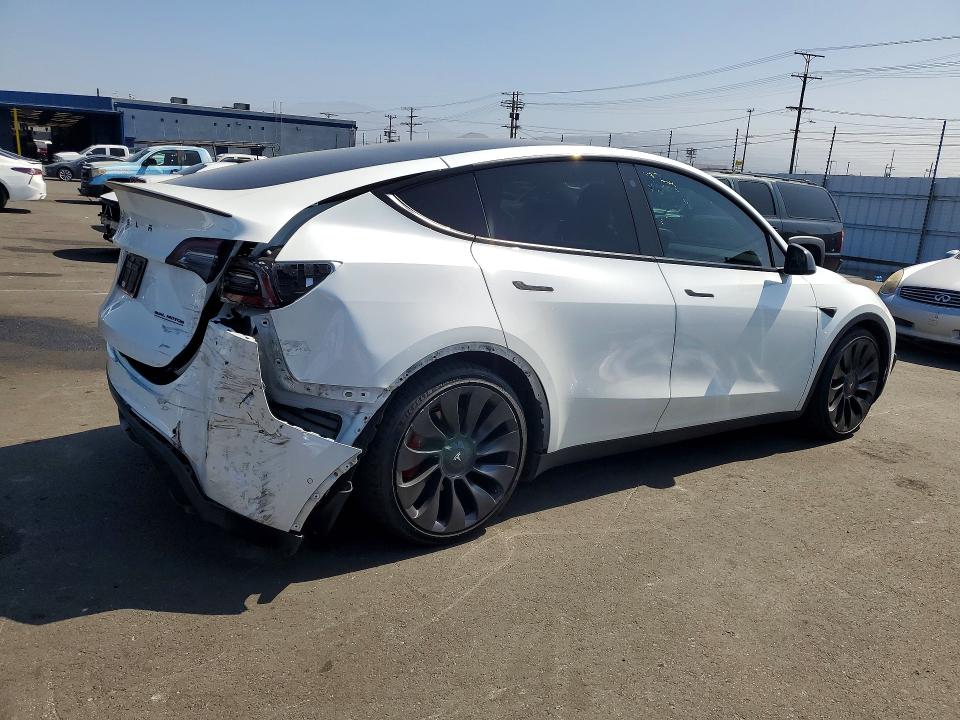 Photo 3 from auction – 2021 TESLA MODEL Y with VIN 5YJYGDEF6MF215750