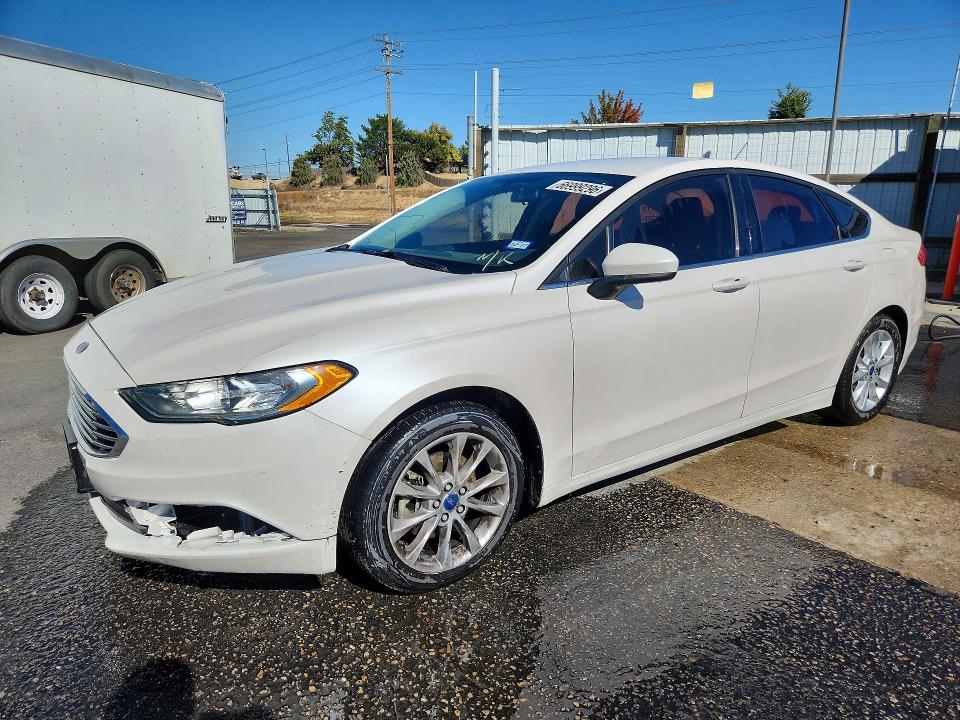 FORD FUSION 2017 z numerem VIN 3FA6P0HD1HR257733 - Zdjęcie z aukcji