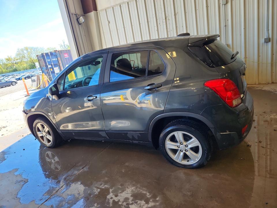 Photo 2 from auction – 2019 CHEVROLET TRAX with VIN 3GNCJKSB3KL249653