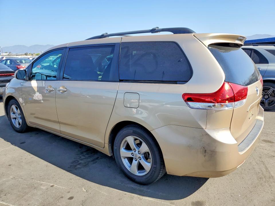 Photo 2 from auction – 2013 TOYOTA SIENNA with VIN 5TDKK3DC2DS292875