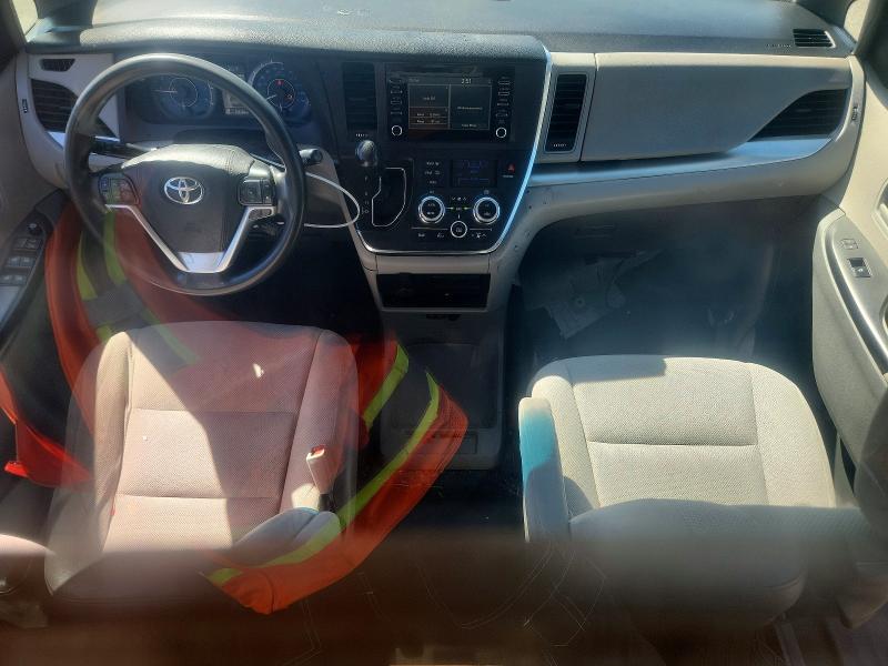 Photo 8 from auction – 2018 TOYOTA SIENNA with VIN 5TDZZ3DC1JS920625