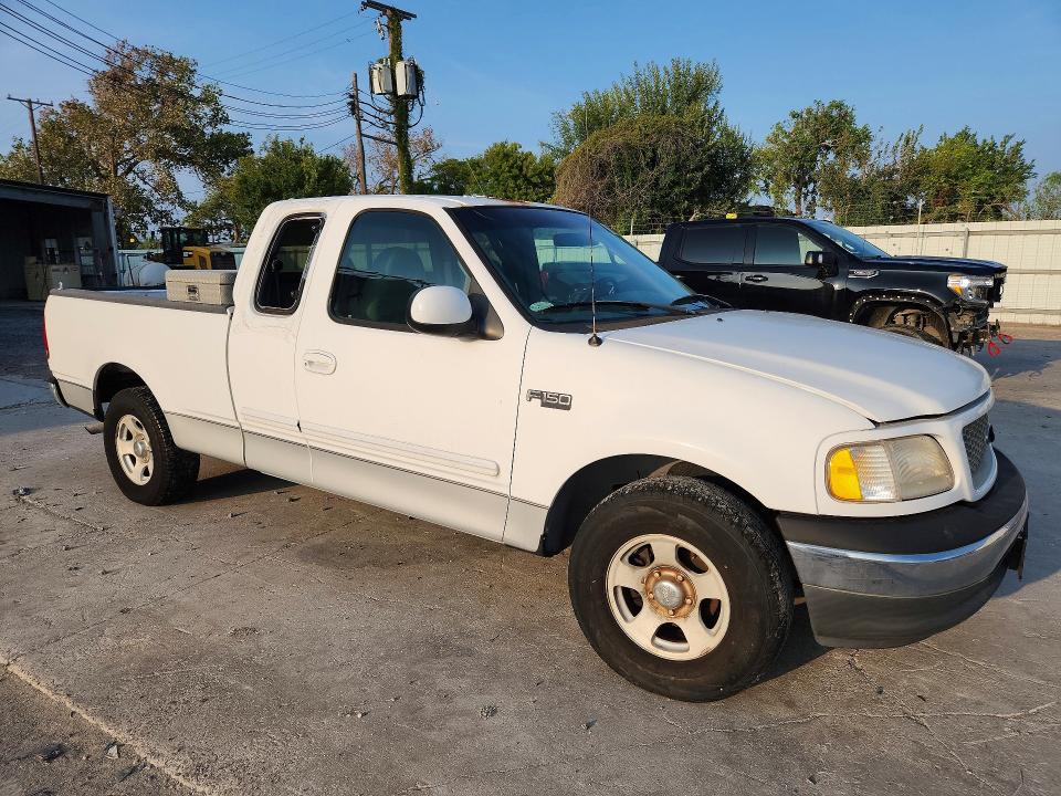 Снимка 4 от търг – 2000 FORD F150 с VIN 1FTZX1722YNC26412