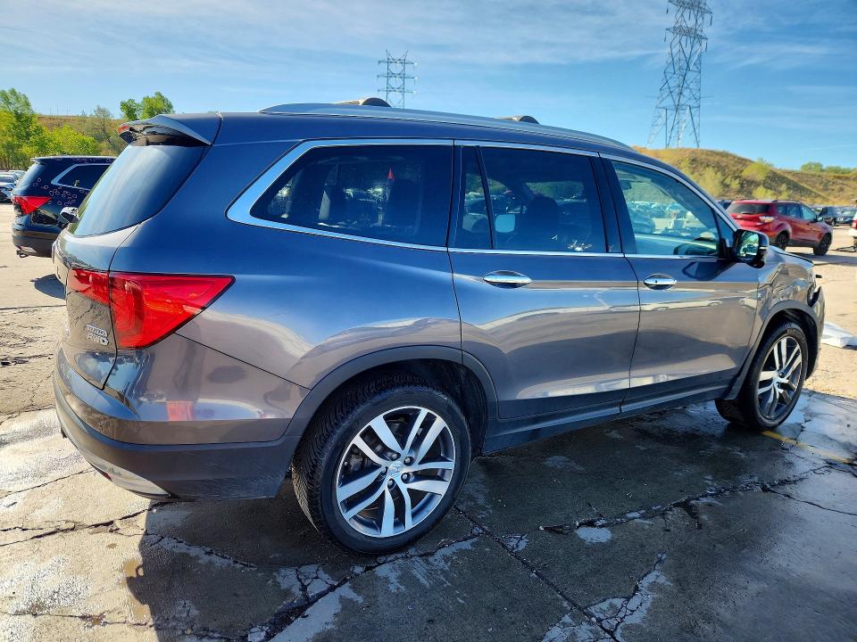 Снимка 3 от търг – 2018 HONDA PILOT с VIN 5FNYF6H92JB034564