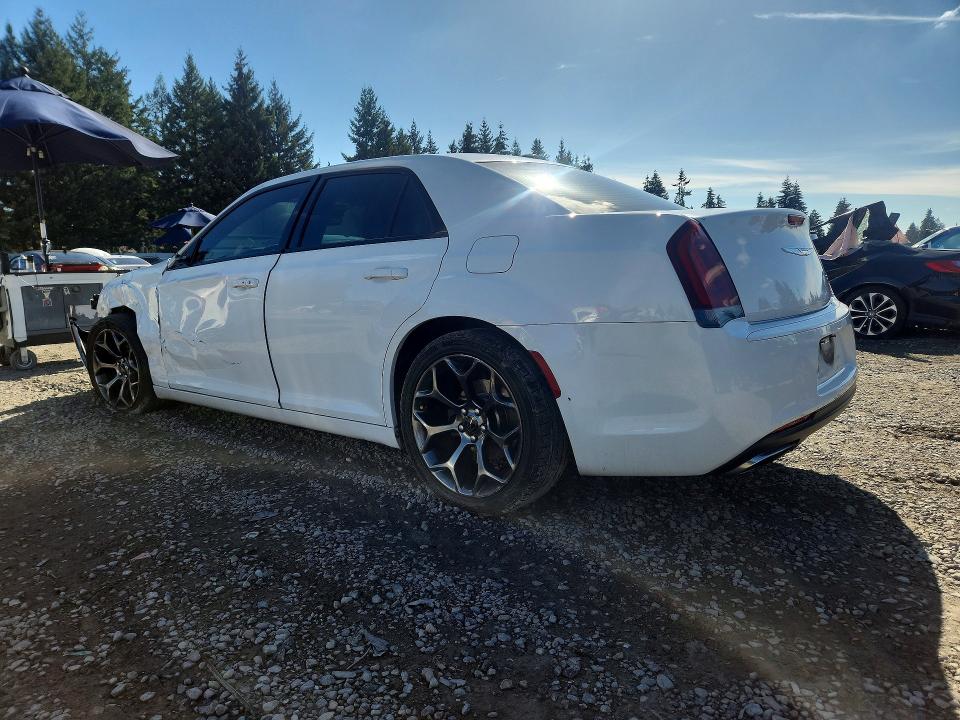 Фото 2 с аукциона – 2016 CHRYSLER 300 с VIN 2C3CCABG0GH170535