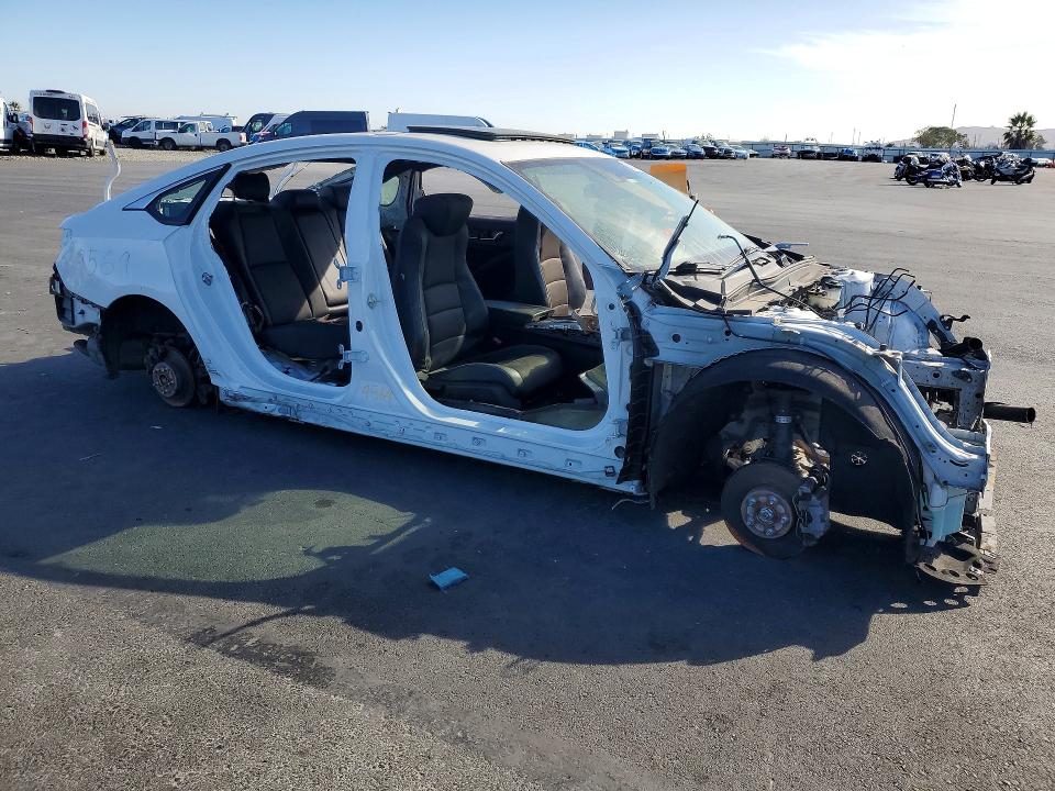 Photo 4 from auction – 2018 HONDA ACCORD with VIN 1HGCV2F3XJA009569