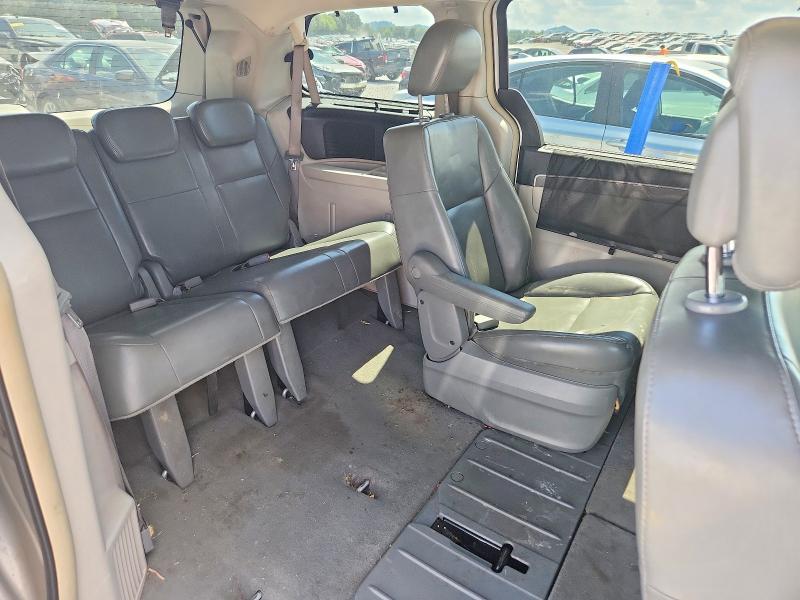 Photo 11 from auction – 2010 VOLKSWAGEN ROUTAN with VIN 2V4RW3D11AR354018