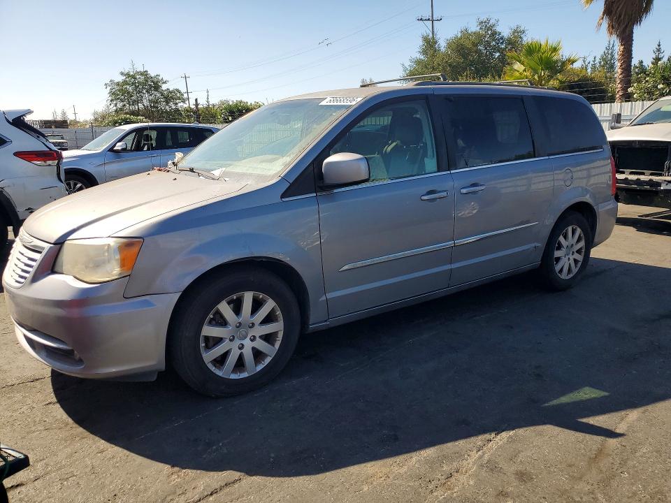 2014 CHRYSLER TOWN & COUNTRY - Търг №68668596