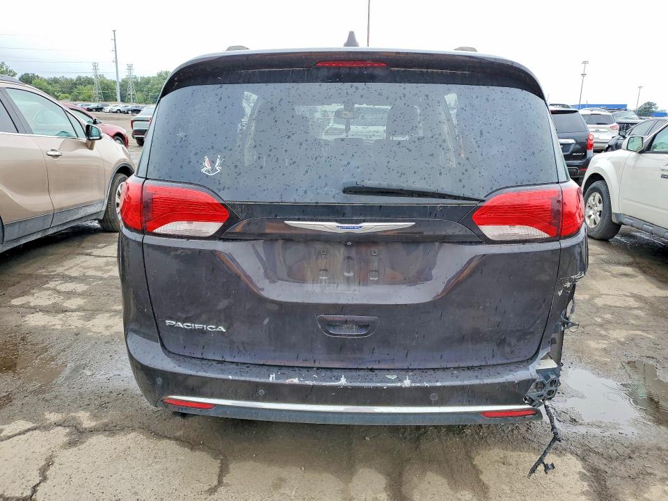 Photo 6 from auction – 2018 CHRYSLER PACIFICA with VIN 2C4RC1BGXJR175331