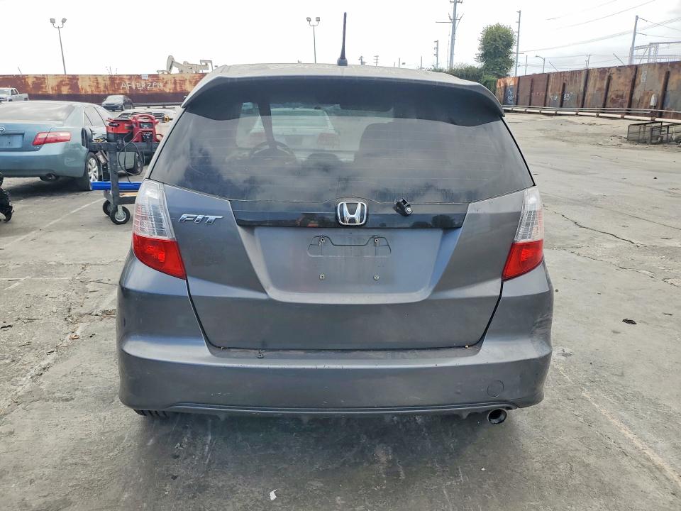 Photo 6 from auction – 2013 HONDA FIT with VIN JHMGE8H59DC001486
