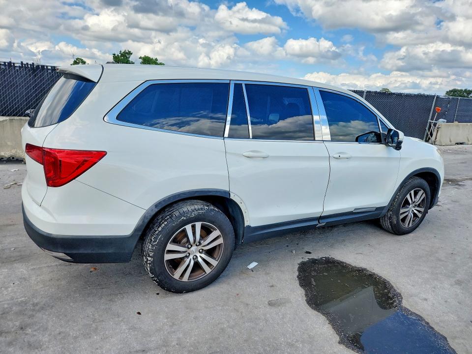 Photo 3 from auction – 2016 HONDA PILOT with VIN 5FNYF5H51GB020039