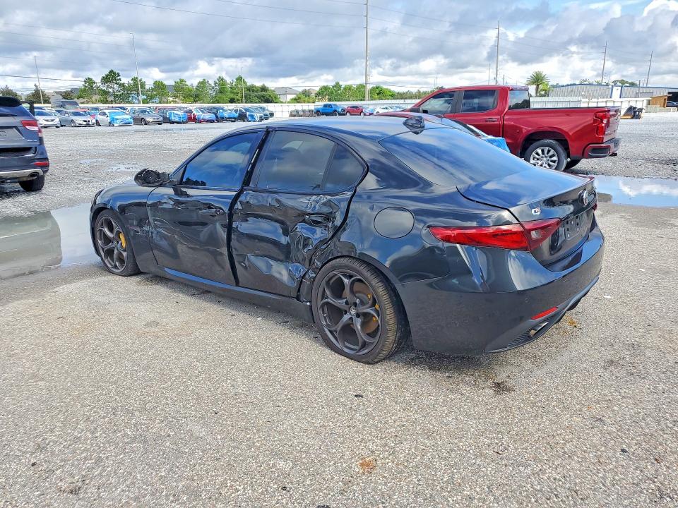 Photo 2 from auction – 2018 ALFA ROMEO GIULIA with VIN ZARFAECN0J7565441