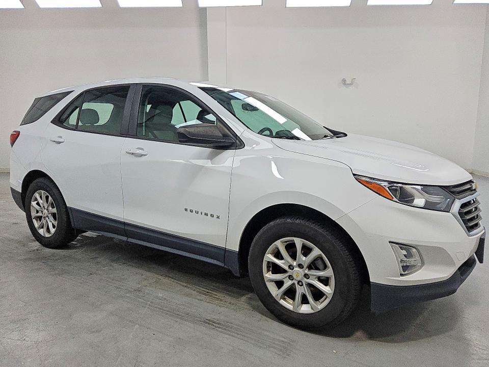 Photo 4 from auction – 2020 CHEVROLET EQUINOX with VIN 2GNAXHEV4L6139800