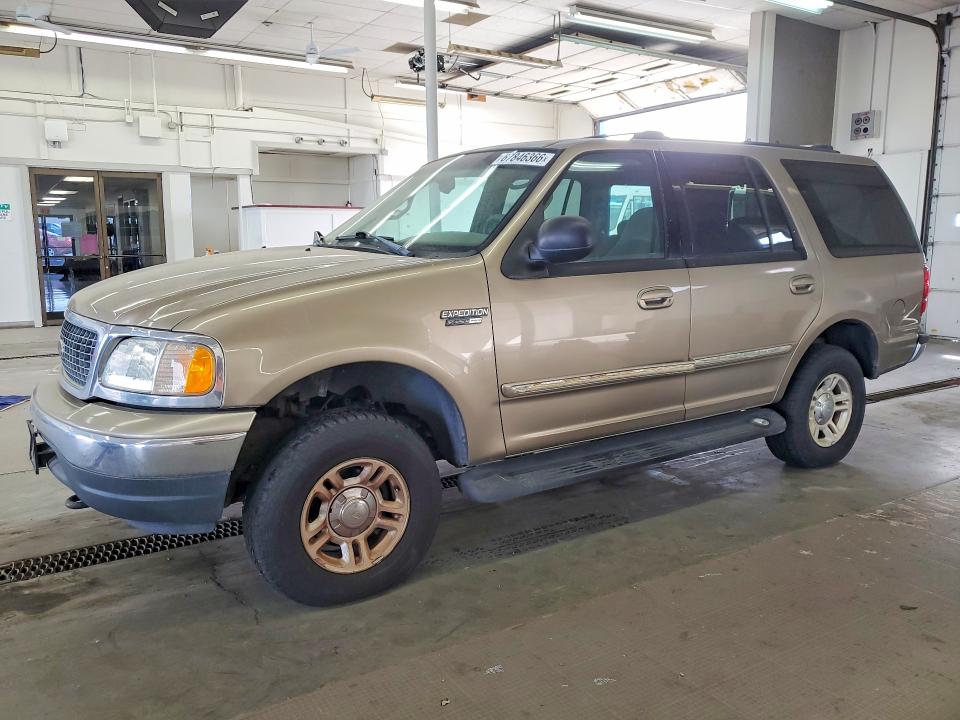 FORD EXPEDITION 2001 with VIN 1FMPU16L91LB80942 - Photo from auction