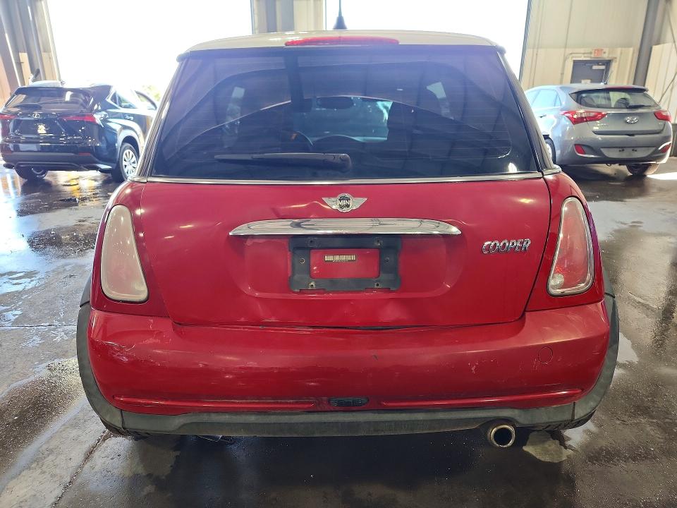 Photo 6 from auction – 2005 MINI COOPER with VIN WMWRC33495TJ66972