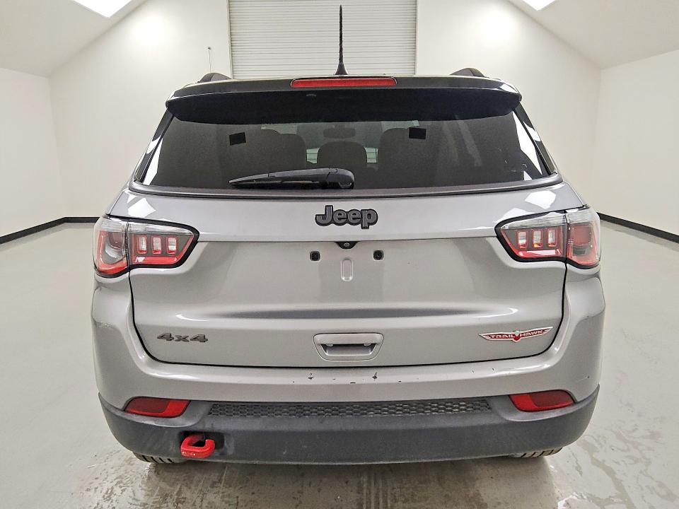 Zdjęcie 6 z aukcji – 2019 JEEP COMPASS z VIN 3C4NJDDB7KT817073