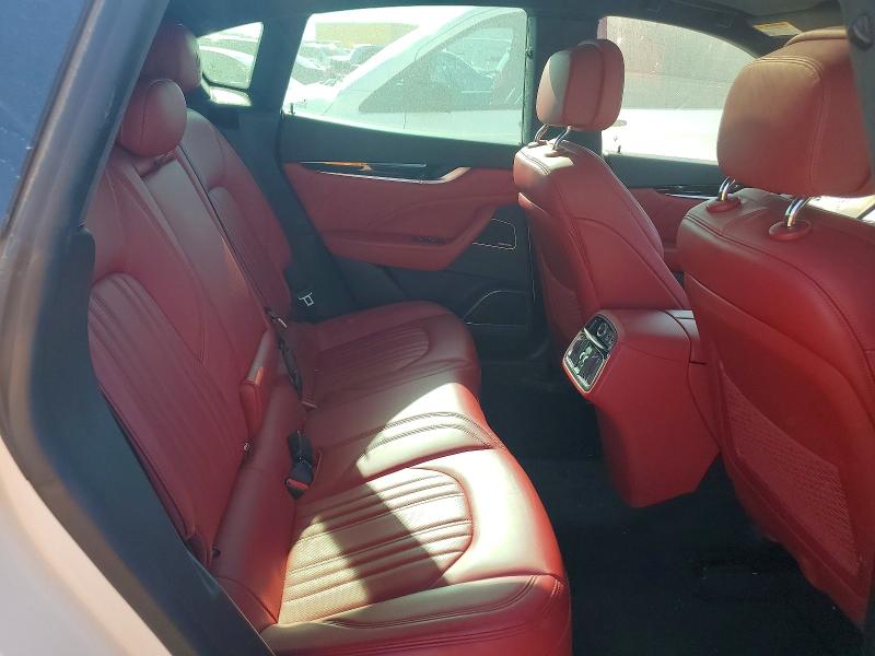 Снимка 11 от търг – 2022 MASERATI LEVANTE с VIN ZN661YUM9NX389155
