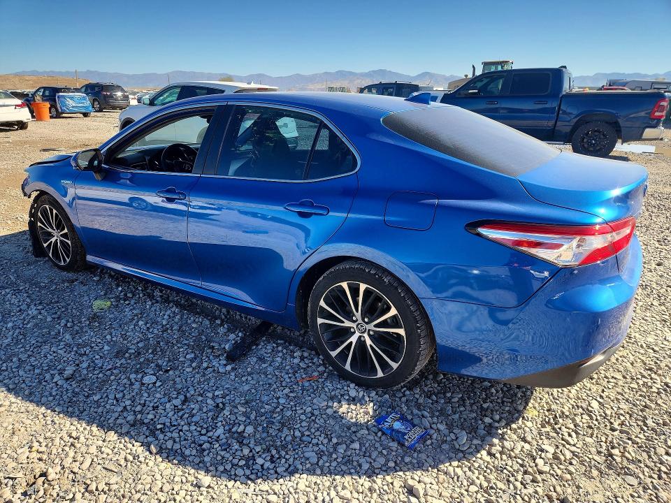 Снимка 2 от търг – 2020 TOYOTA CAMRY с VIN 4T1C31AK8LU010617