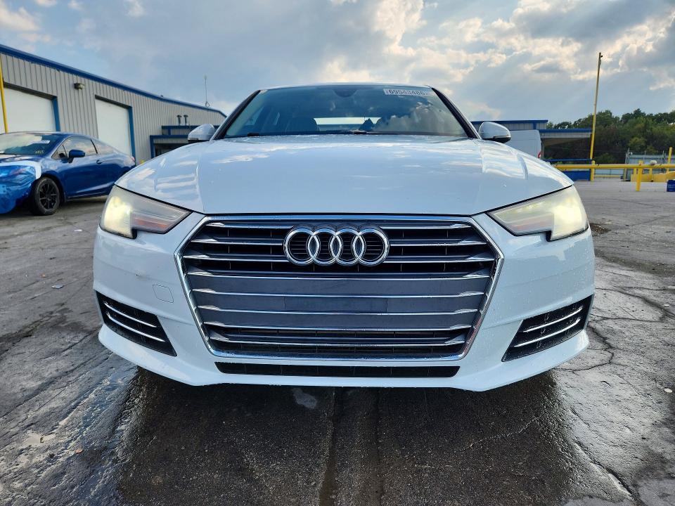 Foto 5 de la subasta – 2017 AUDI A4 con VIN WAUGMAF45HA139563