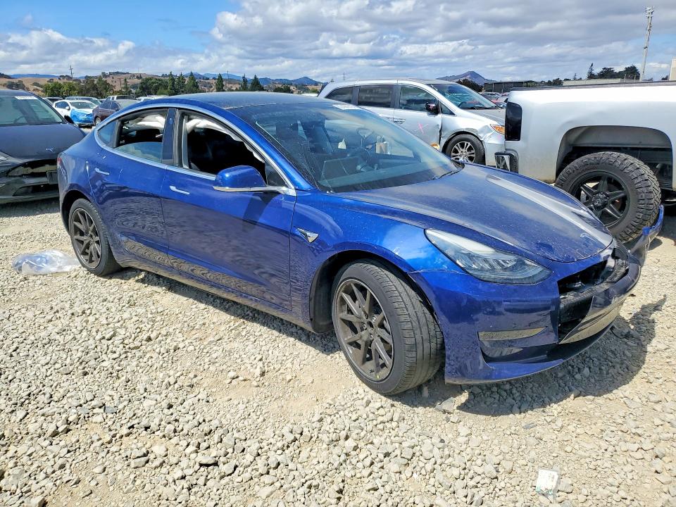 Photo 4 from auction – 2018 TESLA MODEL 3 with VIN 5YJ3E1EA7JF160952