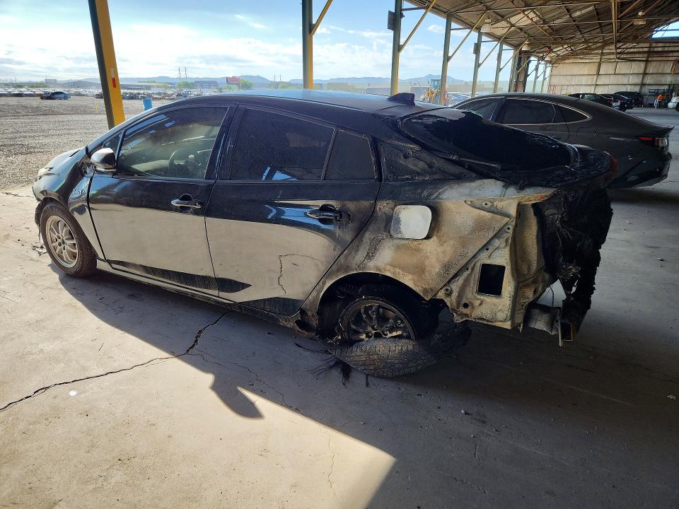 Photo 2 from auction – 2020 TOYOTA PRIUS PRIME with VIN JTDKARFP2L3149883