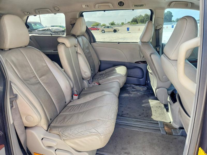 Photo 11 from auction – 2011 TOYOTA SIENNA with VIN 5TDYK3DC6BS138662