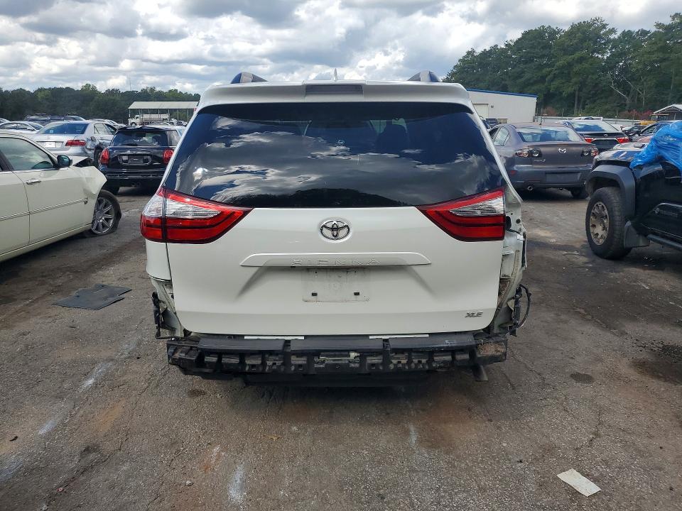 Photo 6 from auction – 2018 TOYOTA SIENNA with VIN 5TDYZ3DC1JS951174