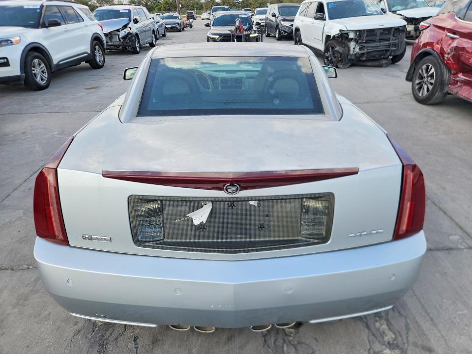 Photo 6 from auction – 2006 CADILLAC XLR with VIN 1G6YV36A465600587
