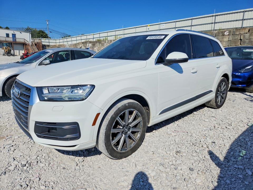 AUDI Q7 2019 with VIN WA1LAAF71KD001622 - Photo from auction