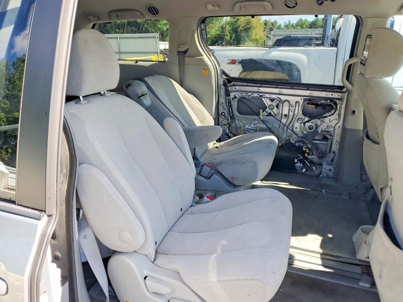 Photo 11 from auction – 2012 TOYOTA SIENNA with VIN 5TDKK3DC3CS233722