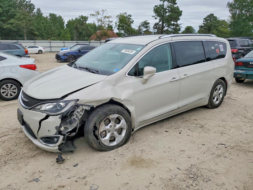 2017 CHRYSLER PACIFICA - Търг №70604536