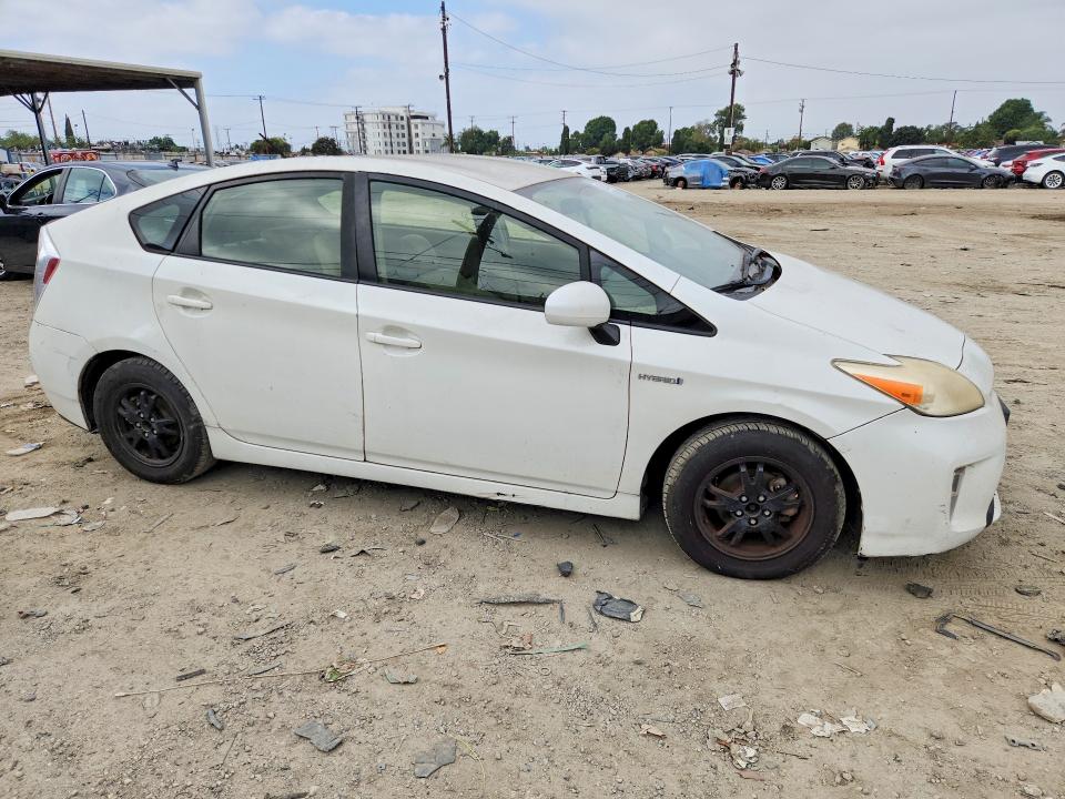 Снимка 4 от търг – 2013 TOYOTA PRIUS с VIN JTDKN3DU4D5624952