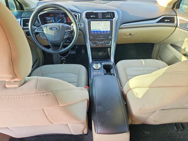 Photo 8 from auction – 2019 FORD FUSION with VIN 3FA6P0LU6KR221129