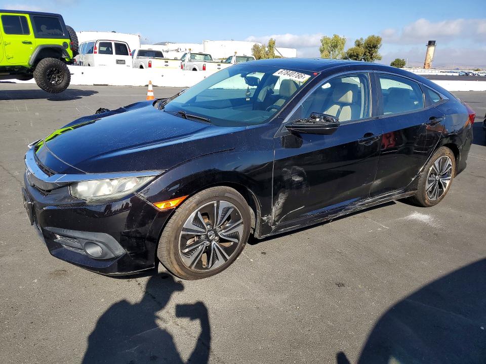 HONDA CIVIC 2016 with VIN 19XFC1F71GE216324 - Photo from auction