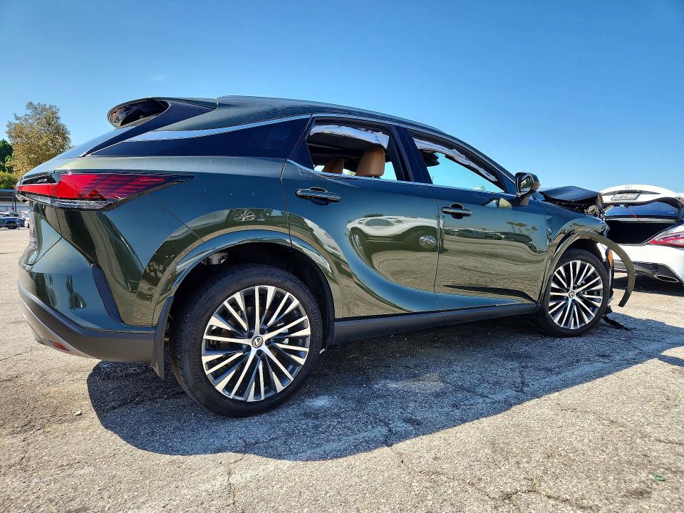 Foto 3 de la subasta – 2026 LEXUS RX 350H con VIN 2T2BBMCA8TC108483