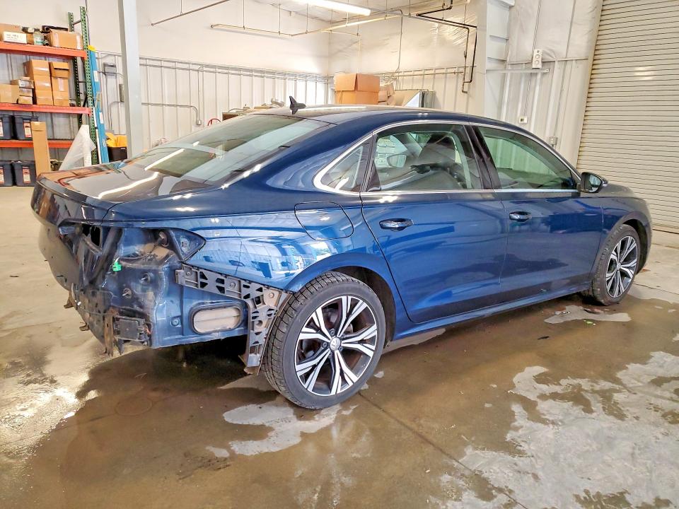 Снимка 3 от търг – 2022 VOLKSWAGEN PASSAT с VIN 1VWSA7A33NC007597