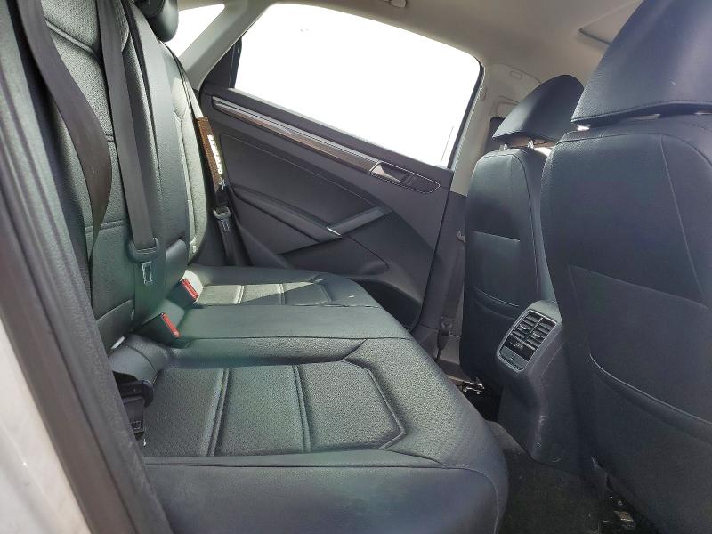 Снимка 10 от търг – 2016 VOLKSWAGEN PASSAT с VIN 1VWBT7A35GC022910
