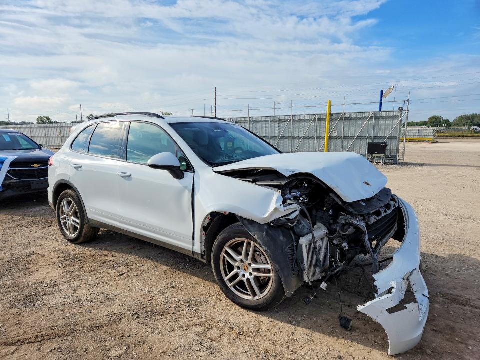 Photo 4 from auction – 2017 PORSCHE CAYENNE with VIN WP1AB2A23HLA52418