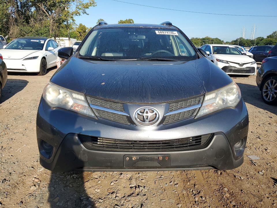 Photo 5 from auction – 2015 TOYOTA RAV4 with VIN JTMBFREV0FD118907