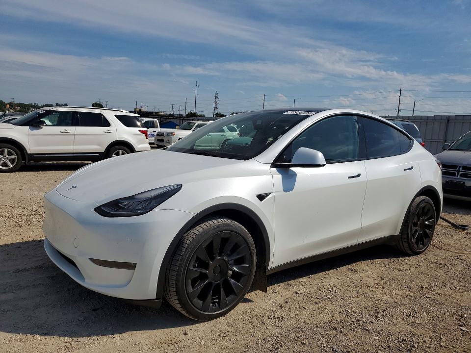 TESLA MODEL Y 2023 с VIN 7SAYGDEE7PA065353 - Фото с аукциона