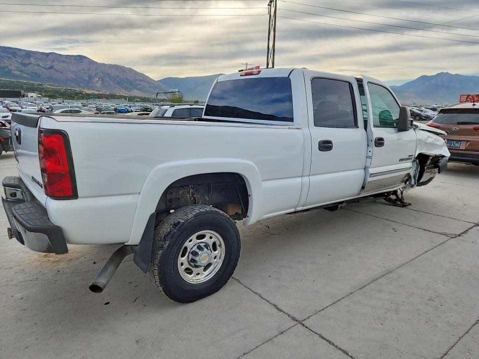 Photo 3 from auction – 2005 CHEVROLET SILVERADO with VIN 1GCHK23225F838766