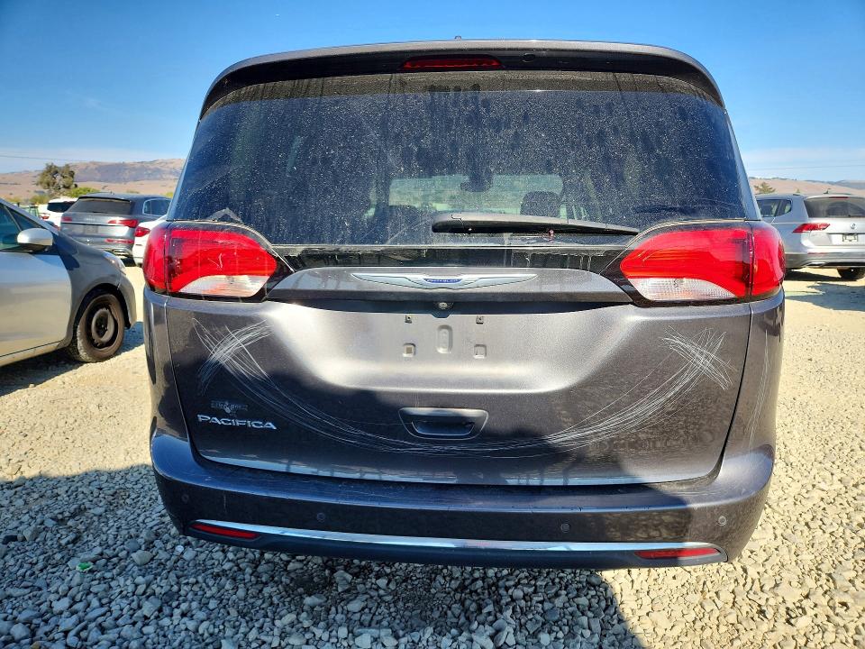 Photo 6 from auction – 2020 CHRYSLER PACIFICA with VIN 2C4RC1BG0LR129073