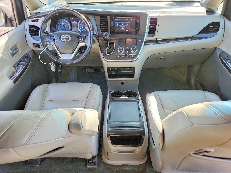 Photo 8 from auction – 2017 TOYOTA SIENNA with VIN 5TDYZ3DC0HS864389